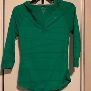 Nike quarter sleeve pullover Size: Small